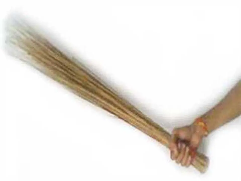  ସ୍ୱାମୀଙ୍କୁ ଶୃଙ୍ଖଳିତ କରିବ ସ୍ତ୍ରୀଙ୍କ ଛାଞ୍ଚୁଣୀ