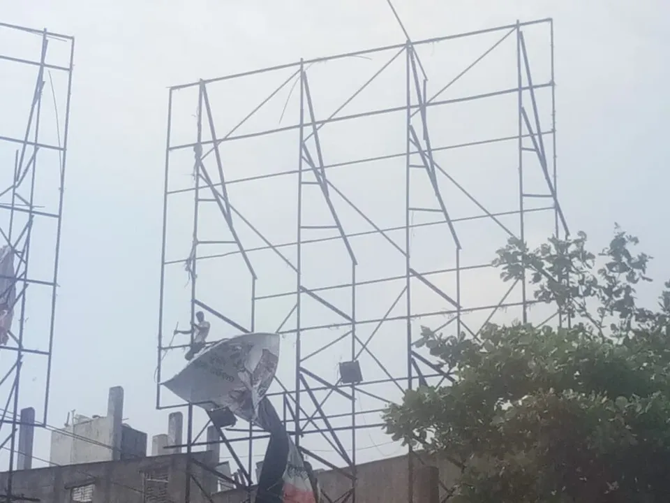  ଅନାଧିକୃତ ବିଜ୍ଞାପନ ସଂସ୍ଥାକୁ ବିଏମ୍‌ସିର ଛାଟ: ୧୭ ସଂସ୍ଥାକୁ ନୋଟିସ୍‌