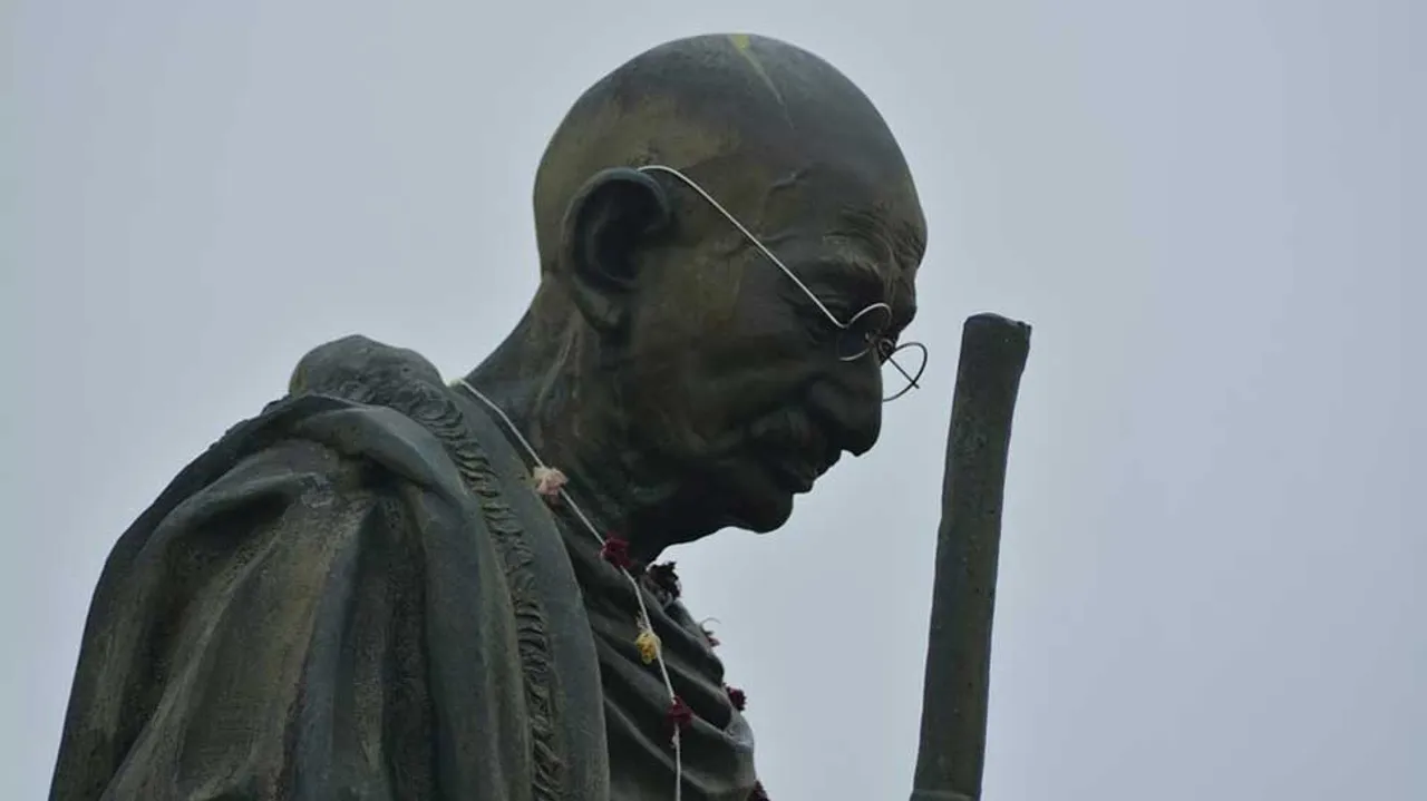 ଖୁବ୍‌ ଶୀଘ୍ର ପ୍ରକାଶ ପାଇବ ମହାତ୍ମା ଗାନ୍ଧୀଙ୍କ ବ୍ଲଡ୍‌ ପ୍ରେସର୍‌ ରେକର୍ଡ ଓ ଚିକିତ୍ସା ବିବରଣୀ