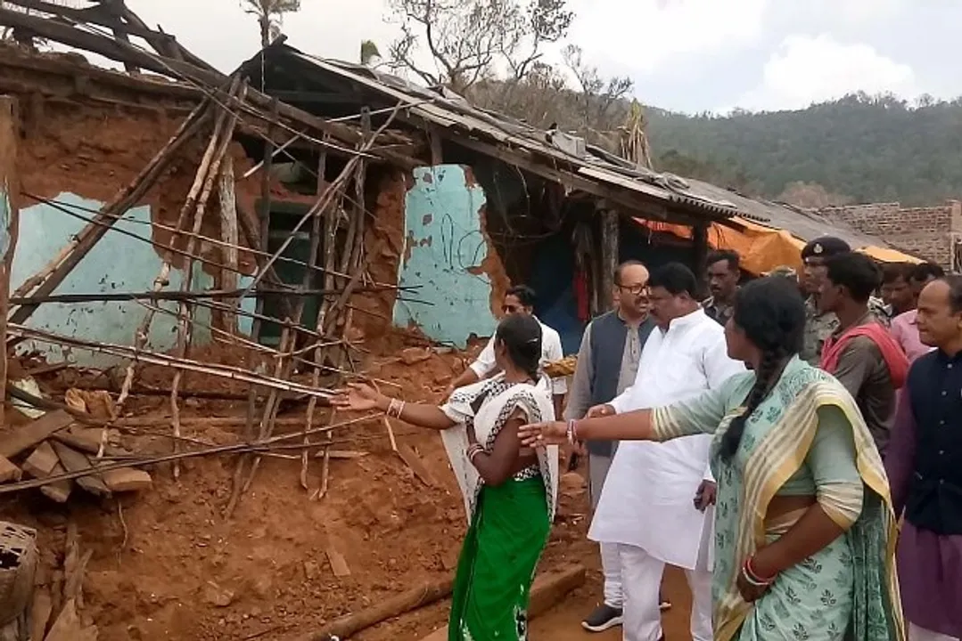  ତିତ୍‌ଲି କ୍ଷତିଗ୍ରସ୍ତ ଅଞ୍ଚଳରେ ଶଶୀଭୂଷଣ, ଜୁଏଲ୍‌ଙ୍କ ସମୀକ୍ଷା : କେନ୍ଦ୍ରୀୟ ଟିମ୍‌ର ଅନୁଧ୍ୟାନ
