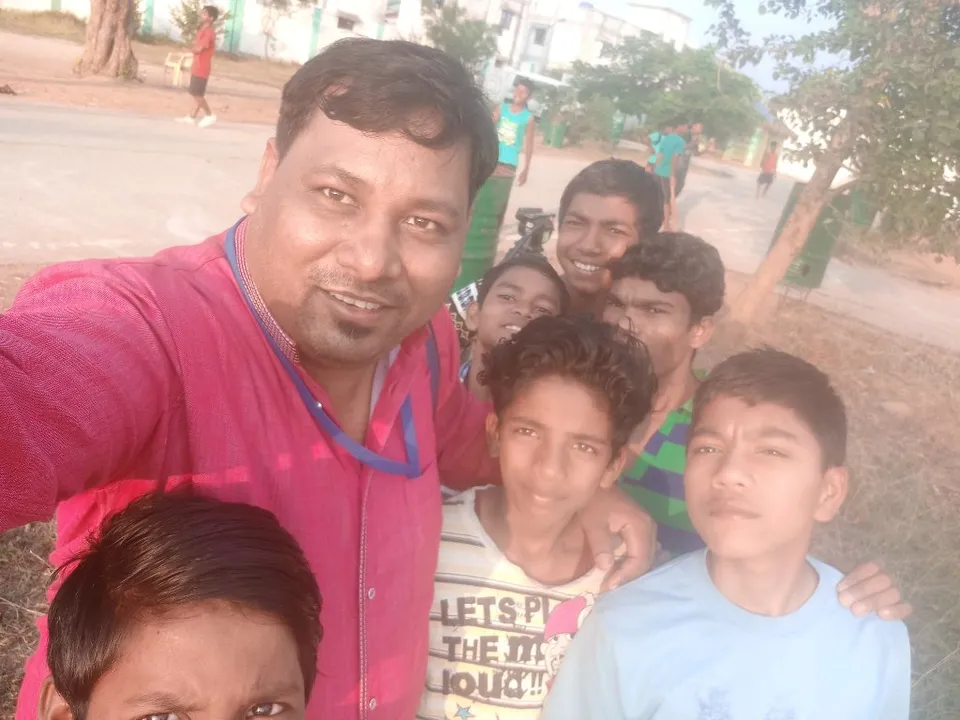  ନକ୍ସଲ ଆକ୍ରମଣରେ ପ୍ରାଣହରାଇ ଥିବା ଦୂରଦର୍ଶନର ଓଡ଼ିଆ କ୍ୟାମେରାମ୍ୟାନ୍‌ ଅଚ୍ୟୁତାନନ୍ଦ ପୂର୍ବରୁ ସେନାରେ ଚାକିରି କରିଥିଲେ