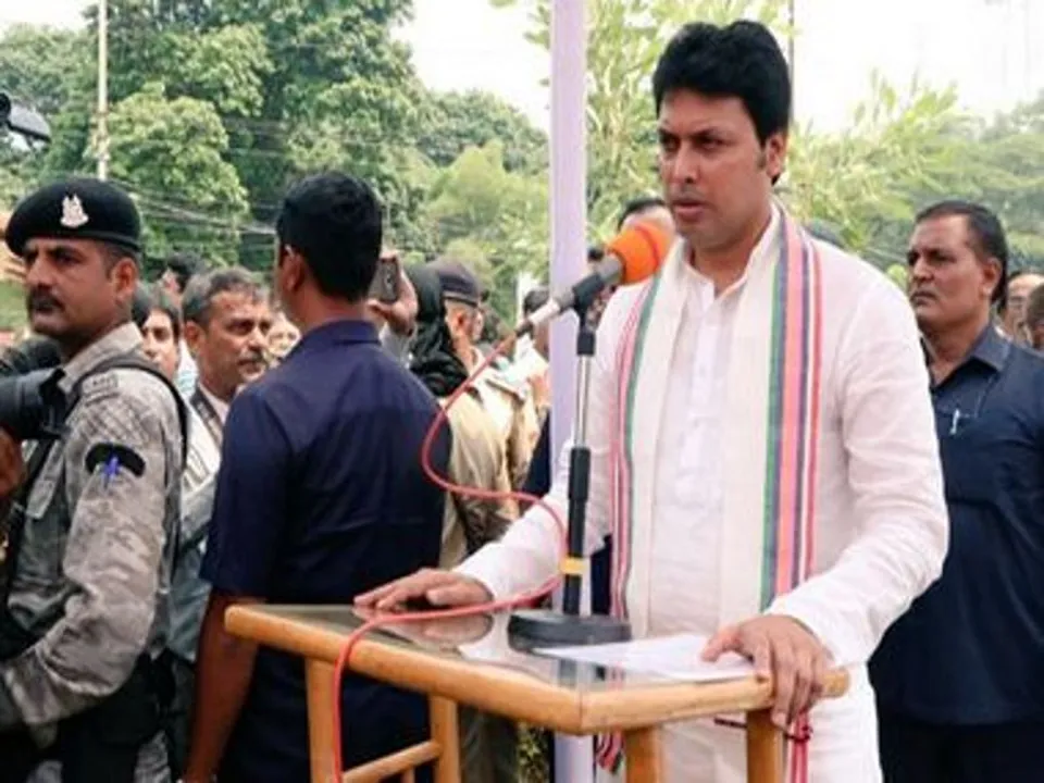  ‘ପ୍ରଧାନମନ୍ତ୍ରୀ ମୋଦିଙ୍କ ଜଣେ ଭାଇ ତେଜରାତି ଦୋକାନୀ, ଅନ୍ୟ ଜଣେ ଅଟୋ ଚାଳକ...’ କହି ପୁଣି ଚର୍ଚ୍ଚାରେ ତ୍ରିପୁରା ମୁଖ୍ୟମନ୍ତ୍ରୀ ବିପ୍ଲବ ଦେବ
