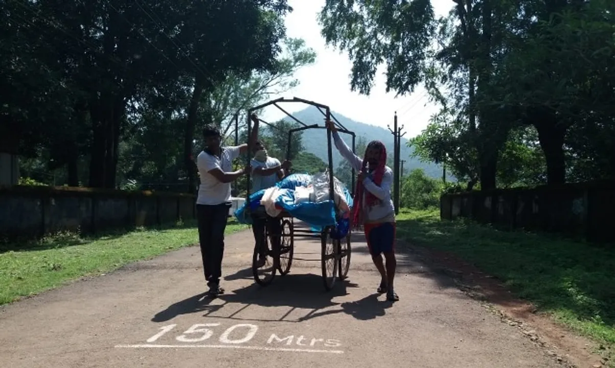  ଠେଲାଗାଡ଼ିରେ ଶବ ବୋହିଲା ପୁଲିସ