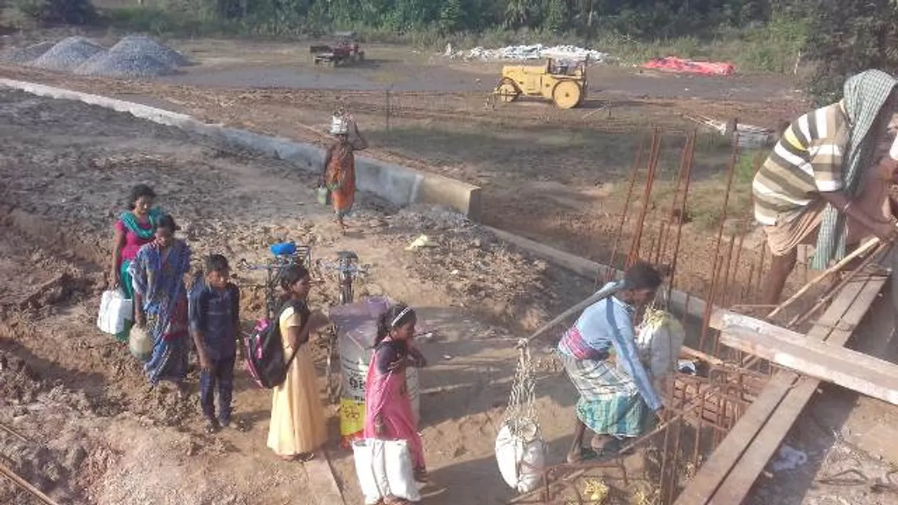  ପଞ୍ଚାୟତ ହେବାର ୪ ବର୍ଷ ପରେ ବି ପିଡିଏସ୍ ସାମଗ୍ରୀ ପାଇଁ ୮ କିମି ଯାଉଛନ୍ତି ହିତାଧିକାରୀ