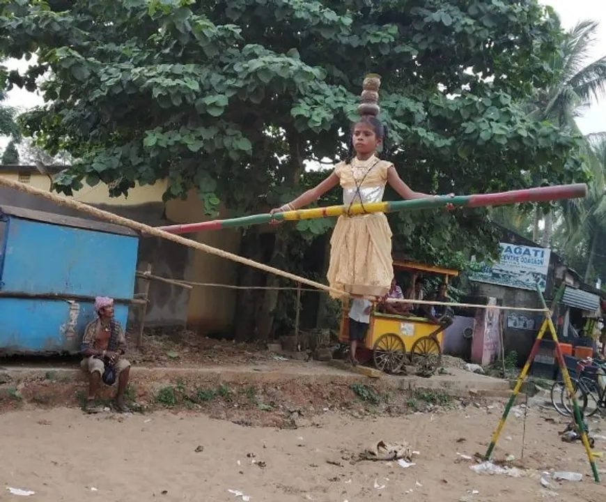  ବାଉଁଶ ରାଣୀ କୁନି ଝିଅ ପାଖରେ ସର୍ବଶିକ୍ଷା ଅଭିଯାନ ଅପହଞ୍ଚ