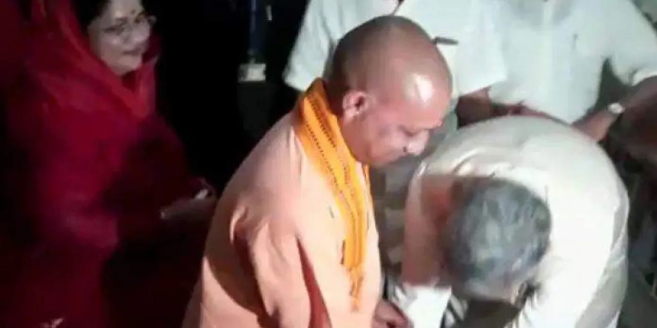  ଯୋଗୀଙ୍କ ପାଦ ଛୁଇଁ ଆଶୀର୍ବାଦ ନେ‌ଲେ ରମଣ ସିଂହ