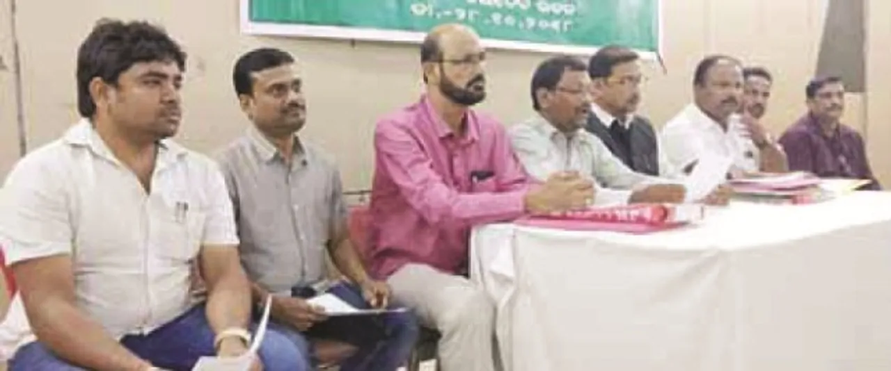  ୫ରୁ ଗ୍ରାମ୍ୟ କୃଷି କର୍ମଚାରୀଙ୍କ ଆନ୍ଦୋଳନ