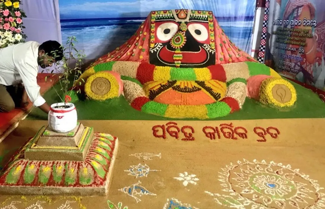  ପବିତ୍ର କାର୍ତିକ ବ୍ରତ ଅବସରରେ ସୁଦର୍ଶନ ପଟ୍ଟନାୟକଙ୍କ ଦ୍ୱାରା ନିର୍ମିତ ବାଲୁକା କଳା