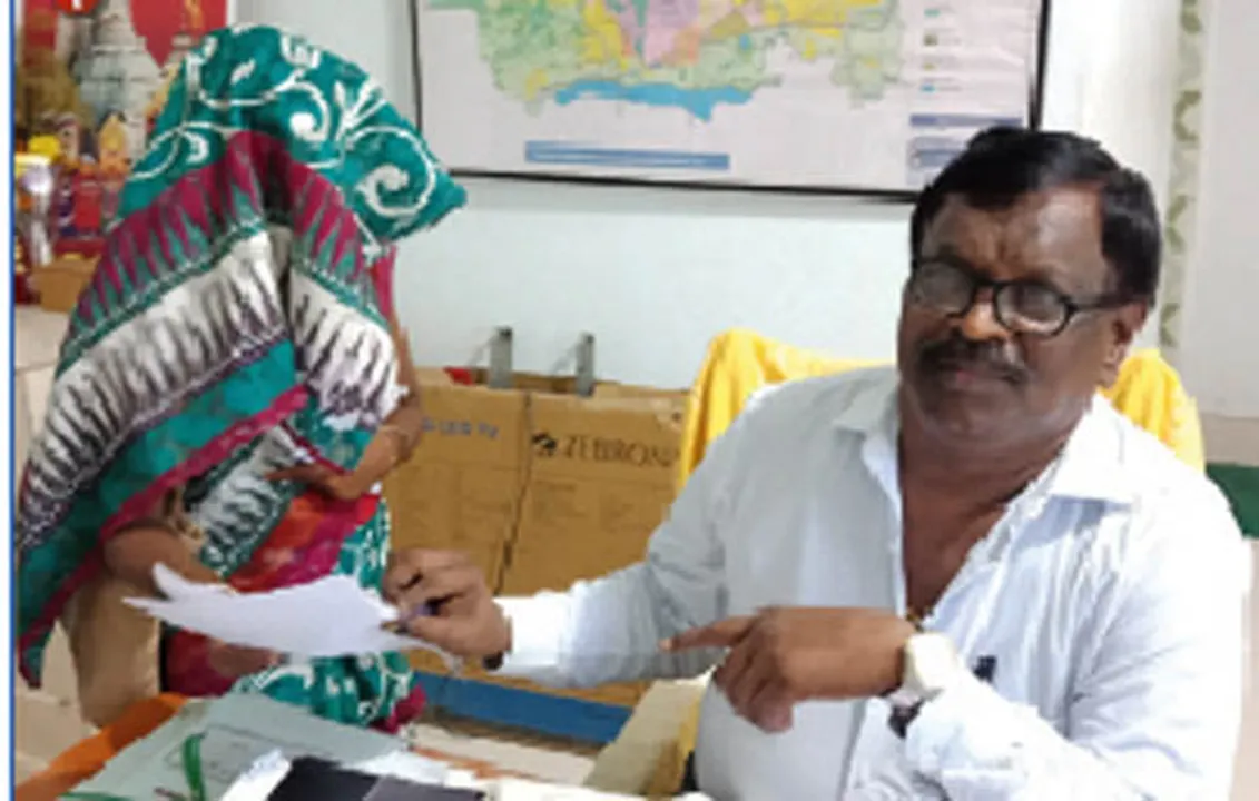  ଏଡସ୍ ଆକ୍ରାନ୍ତ ମହିଳାଙ୍କୁ ଘରୁ ତଡ଼ିଦେଲେ:ରାସନ କାର୍ଡ, ଆବାସ ପାଇଁ ଆବେଦନ