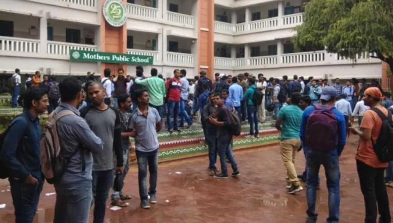  ଭୁବନେଶ୍ୱର: ମଦର୍ସ ପବ୍ଲିକ୍‌ ସ୍କୁଲ୍‌ରେ ଉତ୍ତେଜନା; ଓଡ଼ିଶା ଫରେଷ୍ଟ୍‍ ଡେଭଲପ୍‌ମେଣ୍ଟ୍‌ କର୍ପୋରେସନ୍‌ର ପରୀକ୍ଷା ବାତିଲ