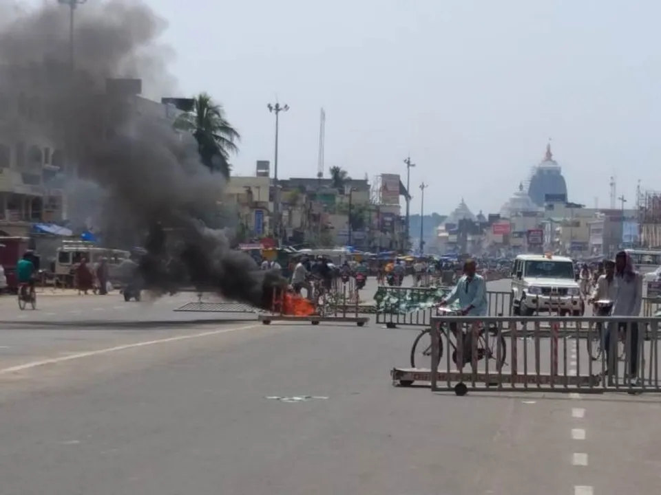  ପୁରୀ: ହିଂସାକାଣ୍ଡ ପରେ ଶ୍ରୀମନ୍ଦିର କାର୍ଯ୍ୟାଳୟରୁ ଲୁଟ, ସୁରକ୍ଷା ଯୋଗାଇବାରେ ପୁଲିସ ବିଫଳ
