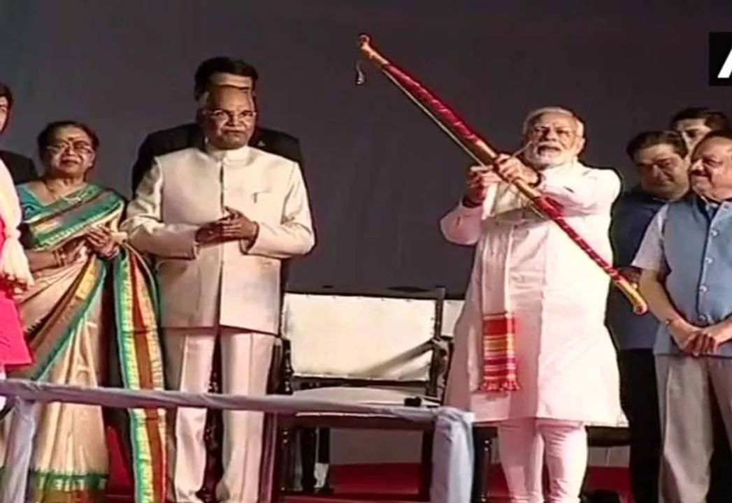  ରାମଲୀଳା ପଡ଼ିଆର ପ୍ରଧାନମନ୍ତ୍ରୀ ମୋଦି ମାରିଲେ ତୀର, ଖରାପର ପ୍ରତୀକ ରାବଣର ହେଲା ଅନ୍ତ