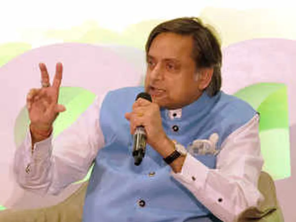  ଥରୁର୍‌ଙ୍କ ବିବାଦୀୟ ବୟାନ, କଂଗ୍ରେସ ଅଡ଼ୁଆରେ