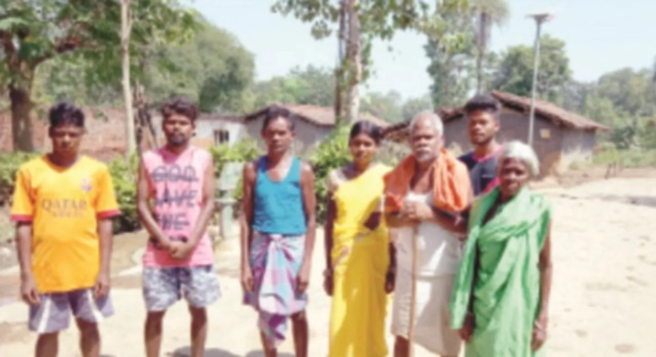 ଗୋଟିଏ ଗାଁ କିନ୍ତୁ ଦୁଇଟି ଜିଲ୍ଲା : ରାସ୍ତା ସେପାଖେ ଆଲୁଅ, ଏପାଖ ଅନ୍ଧାର