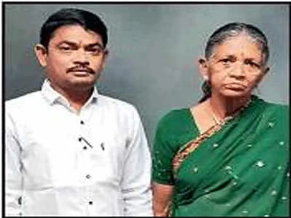  କିଡ୍‌ନି ଦେଇ ପୁଅର ଜୀବନ ବଞ୍ଚାଇଲେ ୭୨ ବର୍ଷୀୟା
