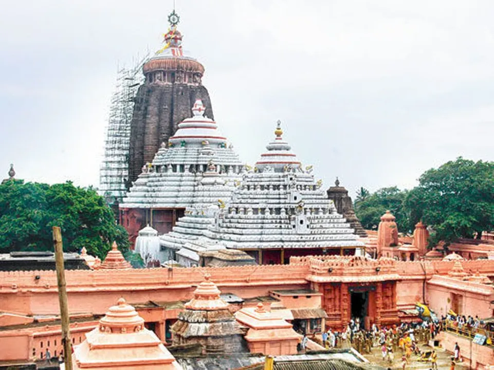  ଶ୍ରୀମନ୍ଦିରରେ ଭକ୍ତଙ୍କୁ ଲୁଟ୍ : ୩ ଗିରଫ, ୫ ହଜାର ଟଙ୍କା ଜବତ