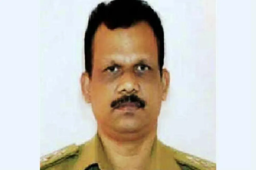  ଯୁବକଙ୍କୁ ଗାଡ଼ିଆଗକୁ ଠେଲି ହତ୍ୟା କରିଥିବା ପୁଲିସ ଡିଏସପିଙ୍କ ଆତ୍ମହତ୍ୟା