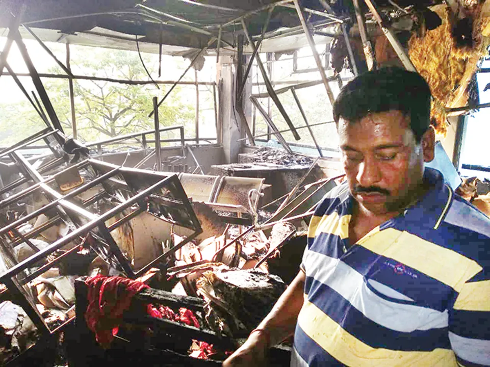  ବ୍ୟାଙ୍କରେ ଅଗ୍ନିକାଣ୍ଡ, ଜଳିଗଲା ଜରୁରୀ କାଗଜପତ୍ର ଅଳ୍ପକେ ବଡ଼ ଦୁର୍ଘଟଣା ଟଳିଲା