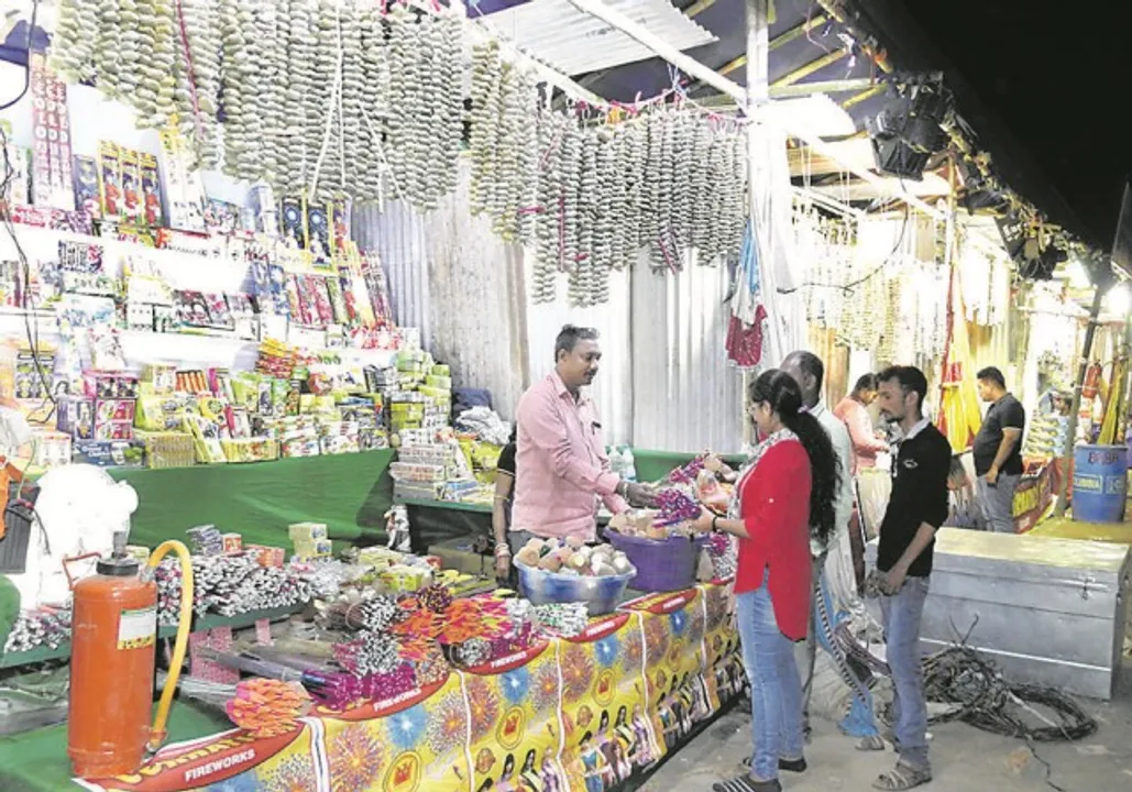  ଜମିଲାନି ବାଣ ବିକ୍ରି, ଆଲୁଅ ସାଜରେ ମନ