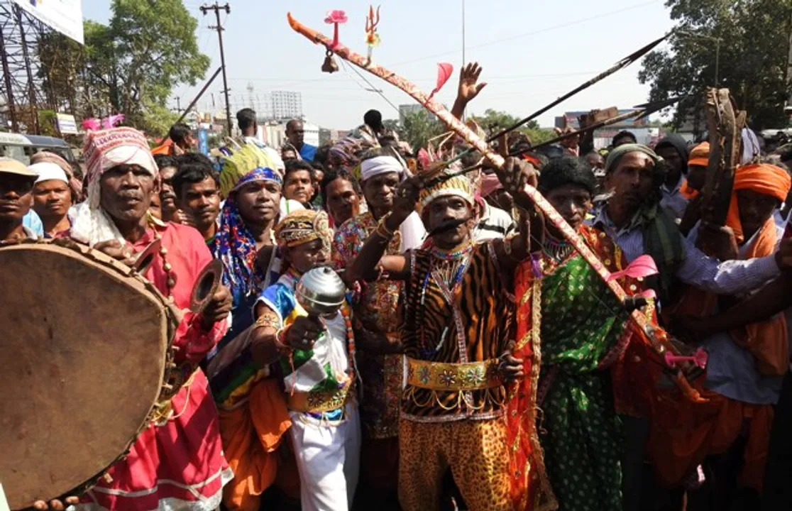  ସଅର ମାନ୍ୟତା ଦାବିରେ ଲୋୟର୍ ପିଏମ୍‌ଜିରେ ନୀଳମାଧବ ଆଦିବାସୀ ସଂଘର ବିକ୍ଷୋଭ