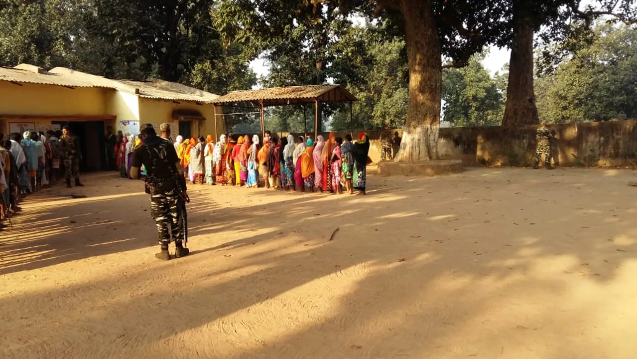 ଛତିଶଗଡ଼ରେ ପ୍ରଥମ ପର୍ଯ୍ୟାୟ ଭୋଟଗ୍ରହଣ ଶେଷ, ୫୮% ପୋଲିଂ