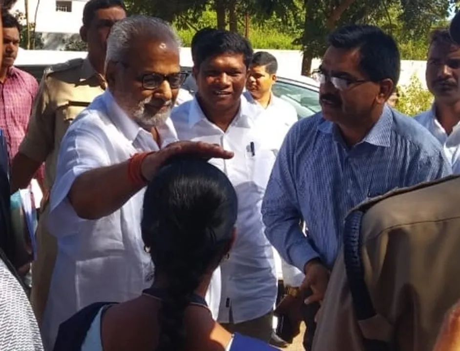  ମହାବିଦ୍ୟାଳୟର ଛାତ୍ରଛାତ୍ରୀଙ୍କୁ ଦେଖି ଆଗକୁ ବଢିପାରିଲେନି ରାଜ୍ୟପାଳ ଗଣେଶୀ ଲାଲ