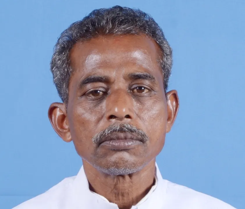  ନବୀନଙ୍କ ବୈଠକ ବେଳେ ‘ଅସୁସ୍ଥ ସନାତନ’; ମା’, ମାଟି, ମୁଖ୍ୟମନ୍ତ୍ରୀଙ୍କୁ ଗୁରୁତ୍ବ... ନା ବିଜେଡିରେ ପାଇଥିବା ନିର୍ଯାତନାର ରାଗ ଶୁଝାଉଛନ୍ତି!