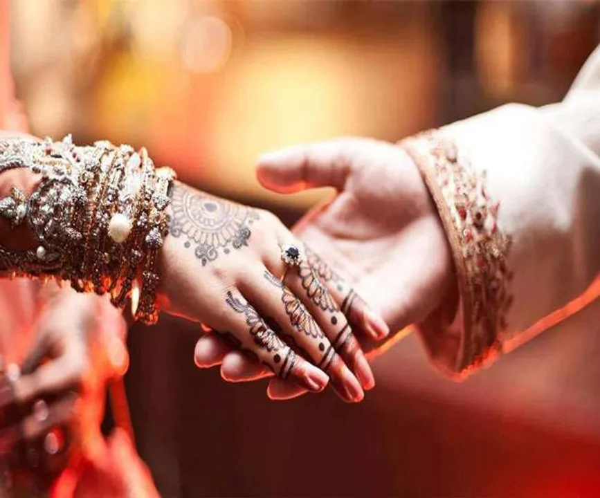  ମେହେନ୍ଦୀ ଖୋଲିଲା ମୃତ୍ୟୁ ରହସ୍ୟ! ହାତରେ ସୁଇସାଇଡ୍‌ ନୋଟ୍‌ ଆଙ୍କି ଜୀବନ ହାରିଲେ ପରିତ୍ୟକ୍ତା ପ୍ରେମିକା