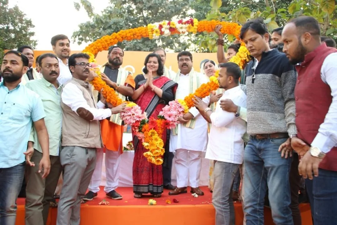  ବିଜେପି କାର୍ଯ୍ୟାଳୟରେ ସମ୍ବର୍ଦ୍ଧନା