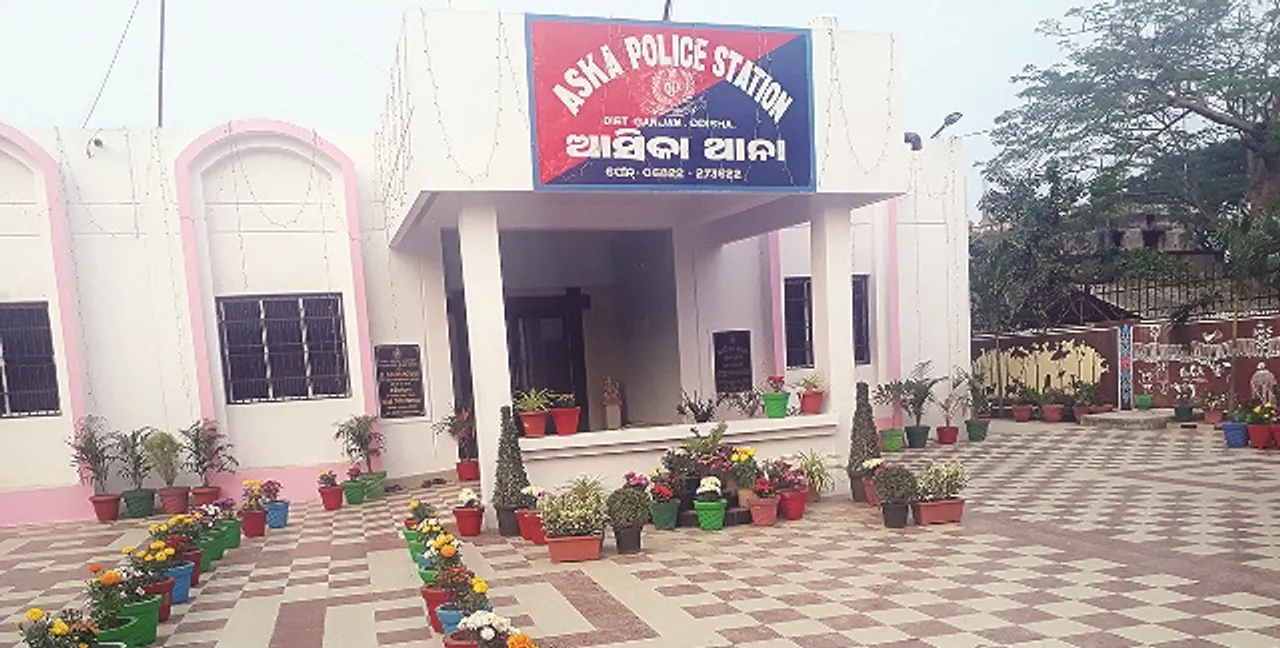  ଆସିକା ଥାନା ଅଧିକାରୀଙ୍କ ବିରୋଧରେ ଅପରାଧୀଙ୍କ ଗୋପନ ବ୍ଲୁ-ପ୍ରିଣ୍ଟ! : ଟ୍ରକ୍ ଚାପି, ଟିଫିନ୍‌ ବୋମା ବିସ୍ଫୋରଣ କରି ହତ୍ୟା ଯୋଜନା