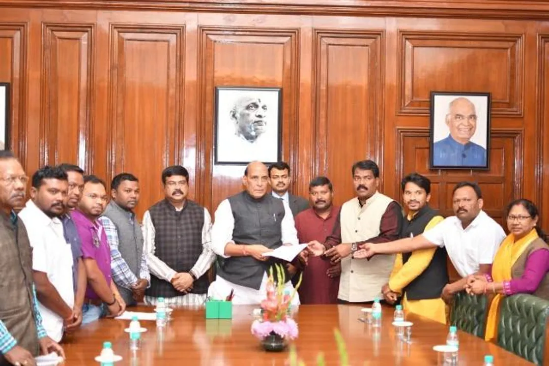  ସମ୍ବିଧାନ ଅଷ୍ଟମ ଅନୁଚ୍ଛେଦରେ ହୋ ଭାଷାକୁ ସାମିଲ୍ ଦାବି : କେନ୍ଦ୍ର ଗୃହ ମନ୍ତ୍ରୀଙ୍କୁ ଭେଟିଲେ ପ୍ରତିନିଧି ଦଳ