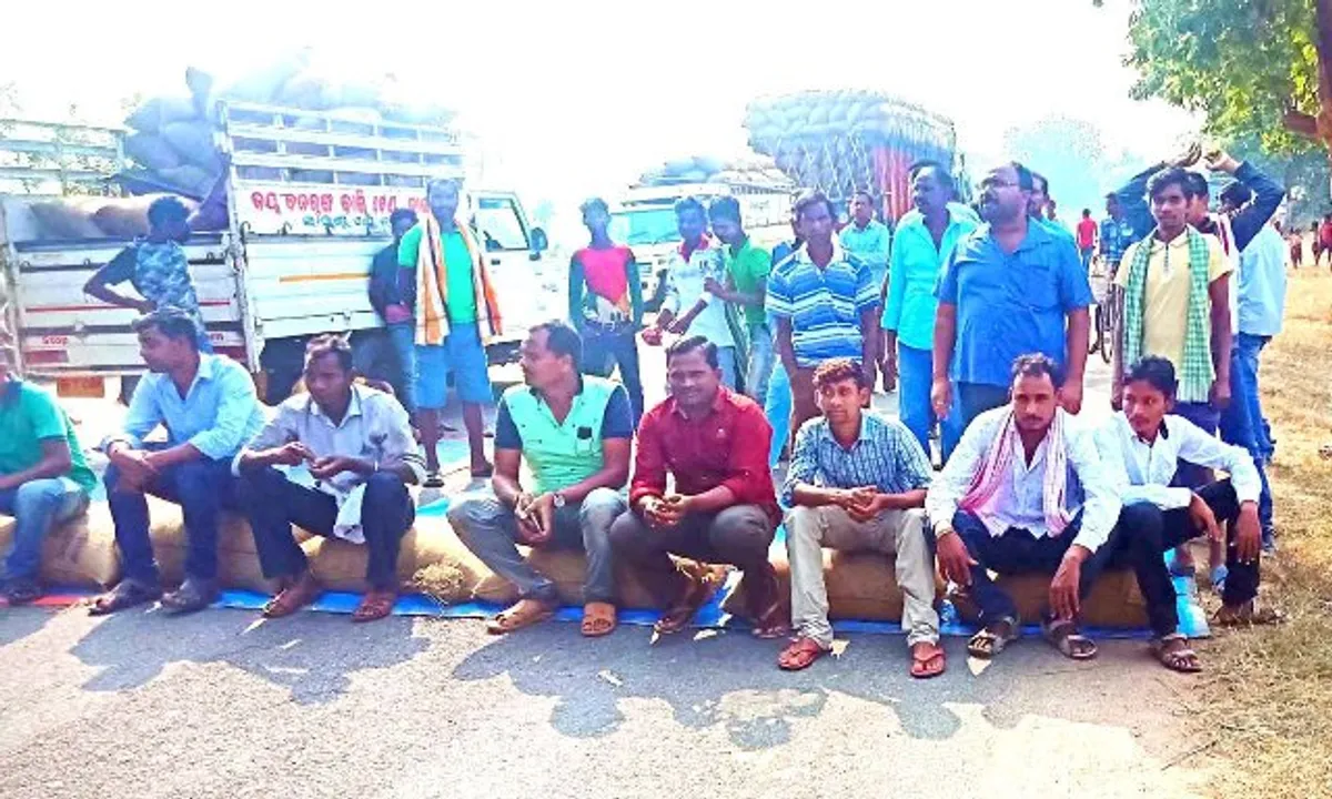  ଧାନମଣ୍ଡିକୁ ନେଇ ଚାଷୀ ଅସନ୍ତୋଷ