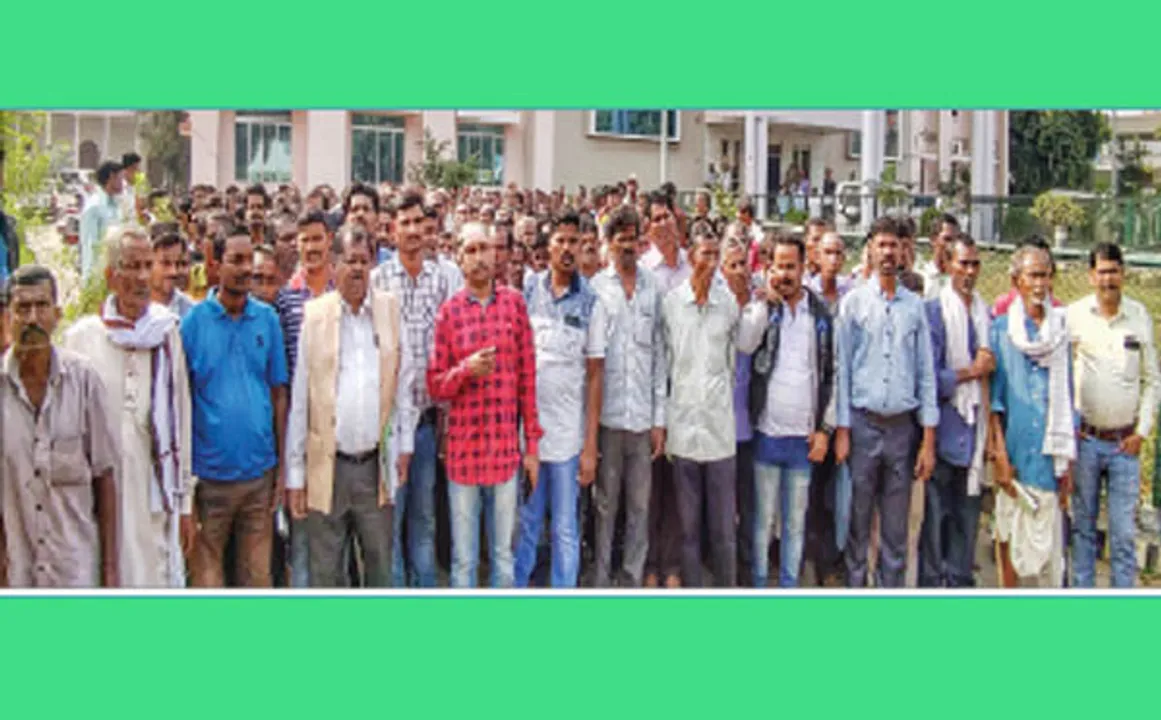  ଆତଙ୍କିତ ଅବସ୍ଥାରେ ୬ ଗ୍ରାମବାସୀ:୧୬ ବର୍ଷ ପରେ ବି ହୋଇନି ଥଇଥାନ