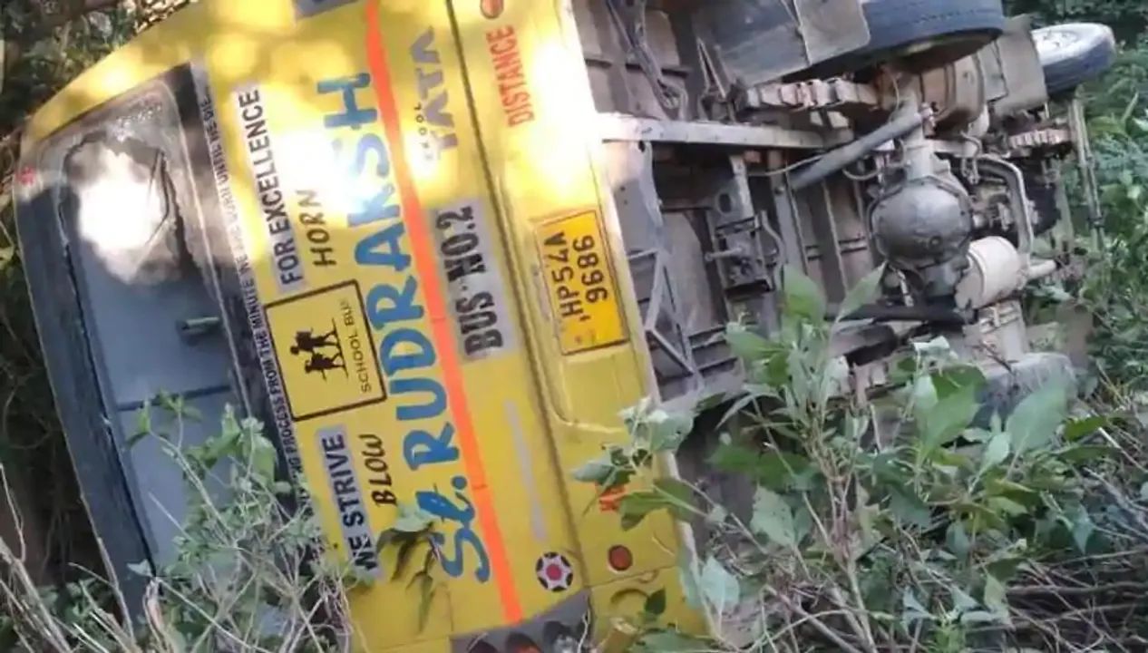  ହିମାଚଳ: ପ୍ରଧାନମନ୍ତ୍ରୀ ମୋଦିଙ୍କ ରାଲିରେ ଯୋଗ ଦେବାକୁ ଯାଉଥିବା ବେଳେ ବସ୍‌ ଦୁର୍ଘଟନା ଘଟି ୩୫ ଜଣ ସ୍କୁଲ୍‌ ପିଲା ଆହତ