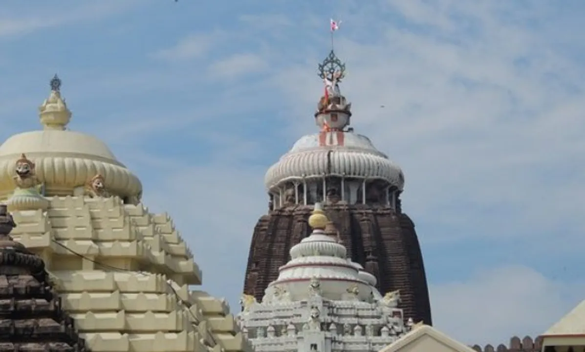  ଦୁଇ ଦିନ ହେଲା ଶ୍ରୀମନ୍ଦିର ଉପରେ ଉଡୁଛି ଡ୍ରୋନ୍