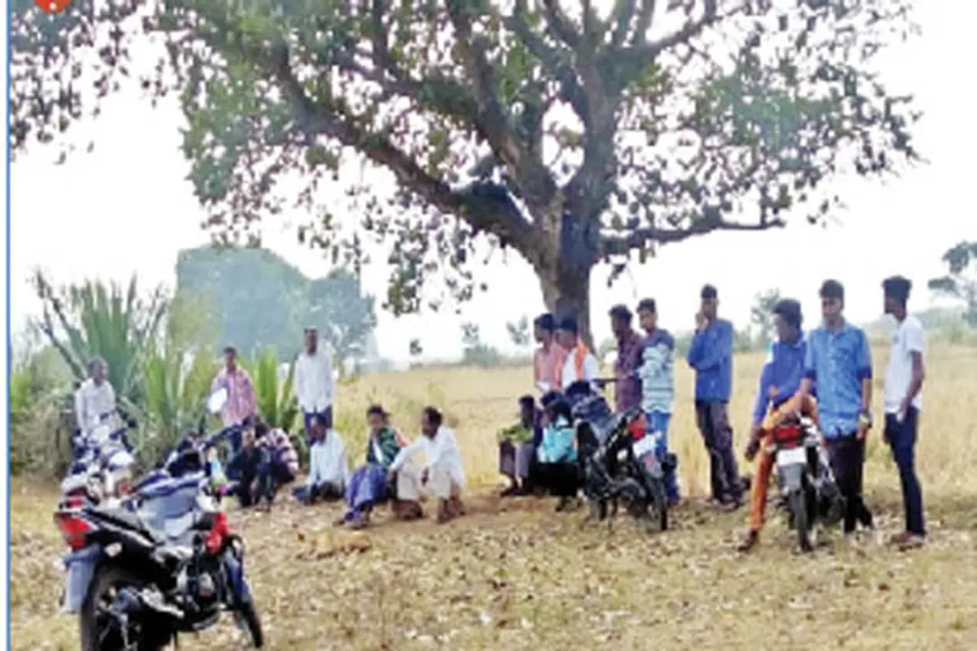  ଜମି ବିକ୍ରିକୁ ବିରୋଧ କରି ଆନ୍ଦୋଳନ ପାଇଁ ସଜବାଜ