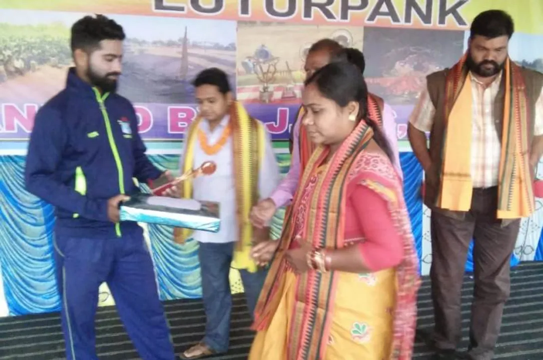  ସର୍ବଭାରତୀୟ ଲୁତୁରପଙ୍କ କ୍ରିକେଟ: କଟକକୁ ହରାଇ ସେମିଫାଇନାଲରେ ରାଉରକେଲା