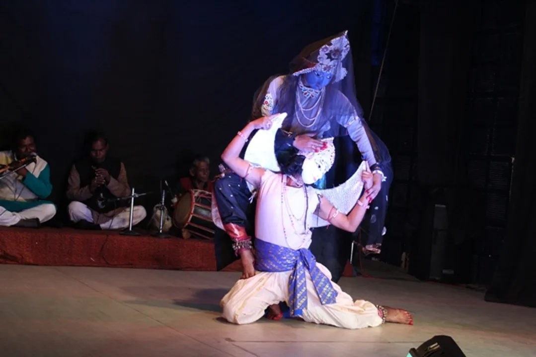  ପରିବେଷିତ ହେଲା ‘ଷଢ଼େଇ କଳା ଛଉ ନୃତ୍ୟ’