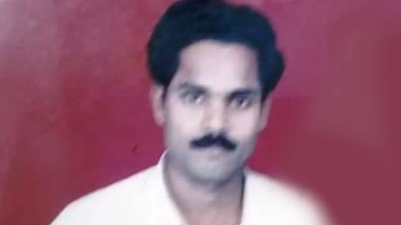  ବାଲେଶ୍ୱର: ଗାଁ’ରେ ପହଞ୍ଚିଲା ଗ୍ରାନାଇଟ୍‌ ପଡ଼ି ମରିଥିବା ଶ୍ରମିକଙ୍କ ଶବ; ଶବ ଆଣିଥିବା ଆମ୍ବୁଲାନ୍‌ସ୍‌ କର୍ମଚାରୀ ଓ ସାଥୀ ଶ୍ରମିକଙ୍କୁ ଅଟକ ରଖିଛନ୍ତି ଗ୍ରାମବାସୀ