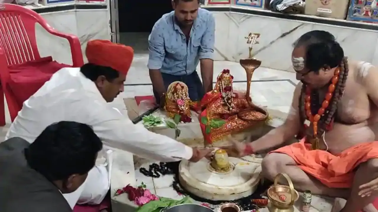  ପୋଖରାନସ୍ଥିତ ଶିବ ମନ୍ଦିରରେ ପୂଜା କଲେ ରାଜସ୍ଥାନର ମୁସଲମାନ ମନ୍ତ୍ରୀ