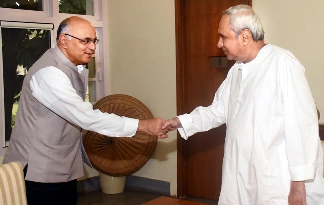  ମୁଖ୍ୟମନ୍ତ୍ରୀ ନବୀନ ପଟ୍ଟନାୟକଙ୍କୁ ବିଶ୍ୱ ବ୍ୟାଙ୍କର ନିର୍ଦ୍ଦେଶକ (ଭାରତ) ଜୁନାଇଦ୍‌ କମଲ ଅହମଦ୍‌ ବୁଧବାର ନବୀନ ନିମାସରେ ଭେଟୁଛନ୍ତି।