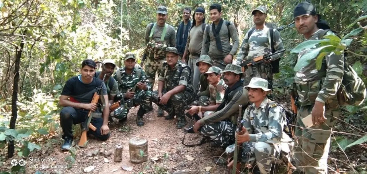  ସିଆର୍‌ପିଏଫ୍ କମ୍ବିଂ ଅପରେସନ୍‌, ୨ ଟିଫିନ୍‌ ବୋମା ଜବତ