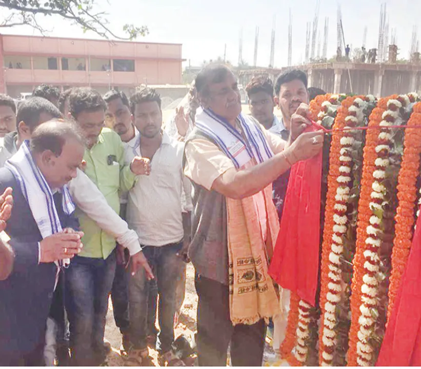  ଏକାମ୍ର କ‌େଲଜରେ ମିନି ଷ୍ଟାଡିୟମ୍‌ର ଶିଳାନ୍ୟାସ