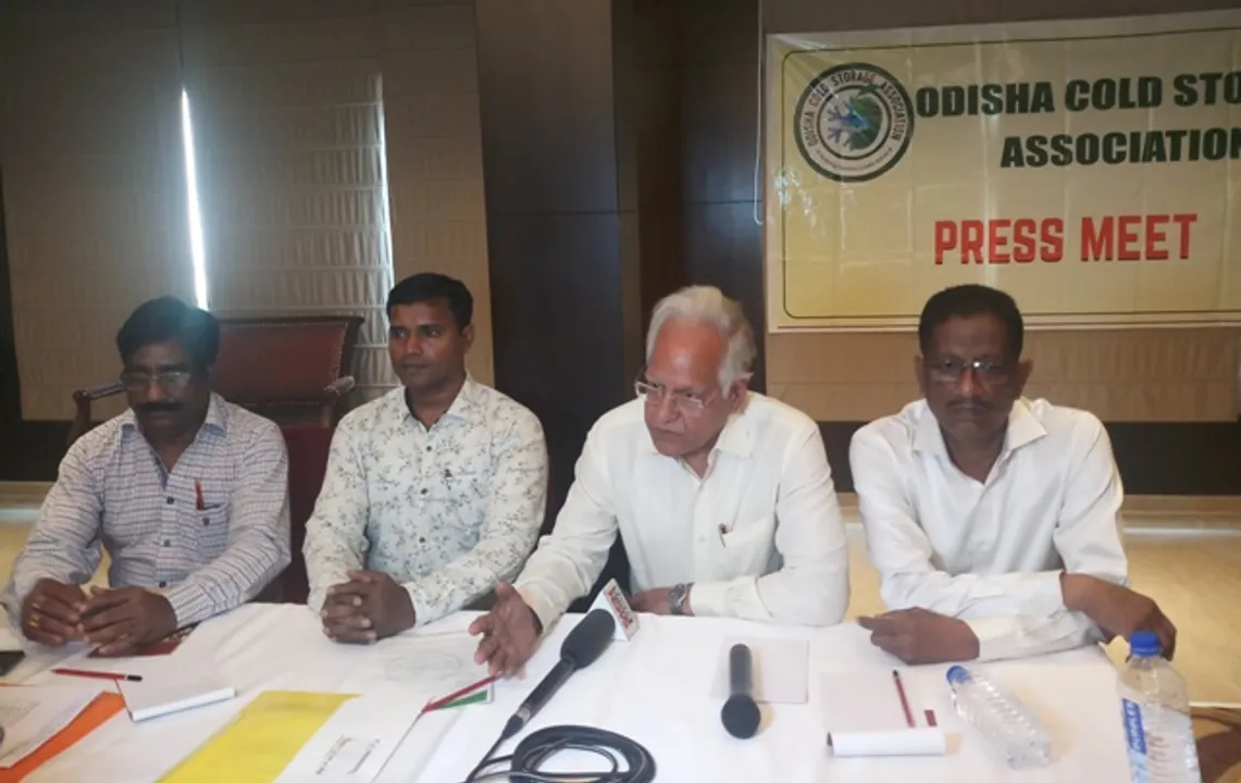  ୪ର୍ଥ ଦିନରେ ଶୀତଳ ଭଣ୍ଡାର ମାଲିକ ସଂଘ ଆନ୍ଦୋଳନ : ରାଜରାସ୍ତାରେ ଆତ୍ମାହୁତି ଧମକ