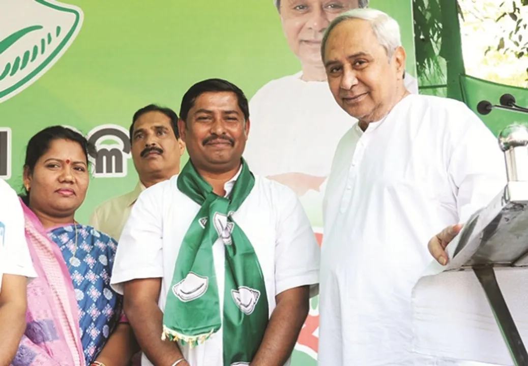  ବିଜେଡିରେ ଯୋଗେଶଙ୍କ ଯୋଗଦାନକୁ ନେଇ ସୁନ୍ଦରଗଡ ବିଜେଡିରେ ଦେଖାଦେଇଥିବା ଅସନ୍ତୋଷରେ ପୂର୍ଣ୍ଣଚ୍ଛେଦ ପକାଇଲେ ଦଳର ସୁପ୍ରିମୋ ନବୀନ ପଟ୍ଟନାୟକ