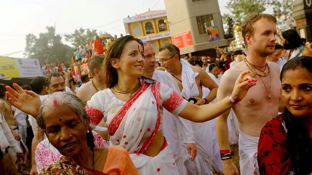  କୁମ୍ଭମେଳା ଅବସରରେ ସନାତନ ଧର୍ମଗ୍ରହଣ କଲେ ୭୯ ଜଣ ଜାପାନୀ