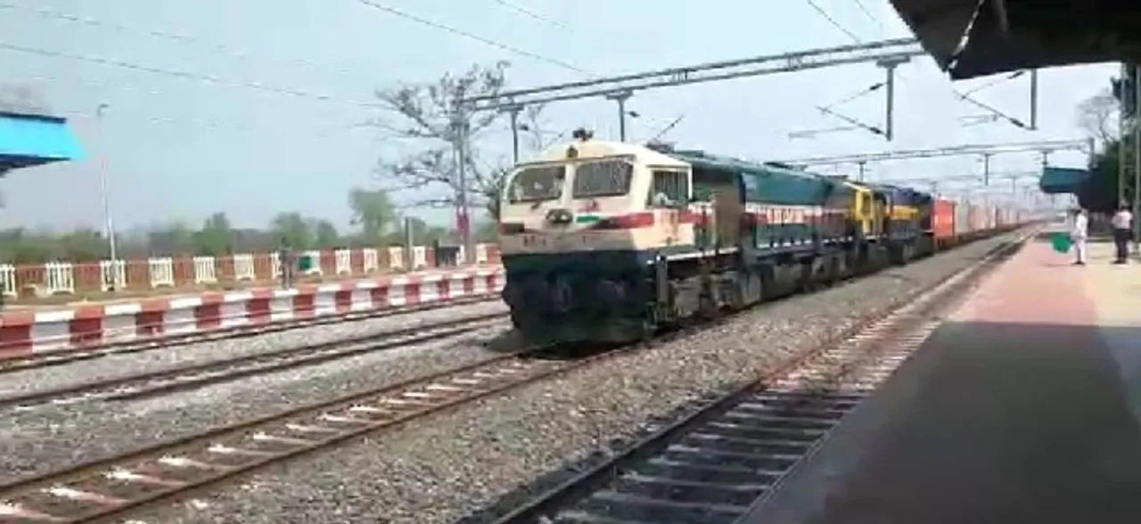  ଚାଲିଲା ୨ କି.ମି. ଲମ୍ବା ଟ୍ରେନ୍‌ : ପୂର୍ବତଟ ରେଳବାଇରେ ପ୍ରଥମ, ଗୋଡ଼ଭଗାରୁ ସିକିର ୧୪୫ କିମି ଅତିକ୍ରମ କଲା