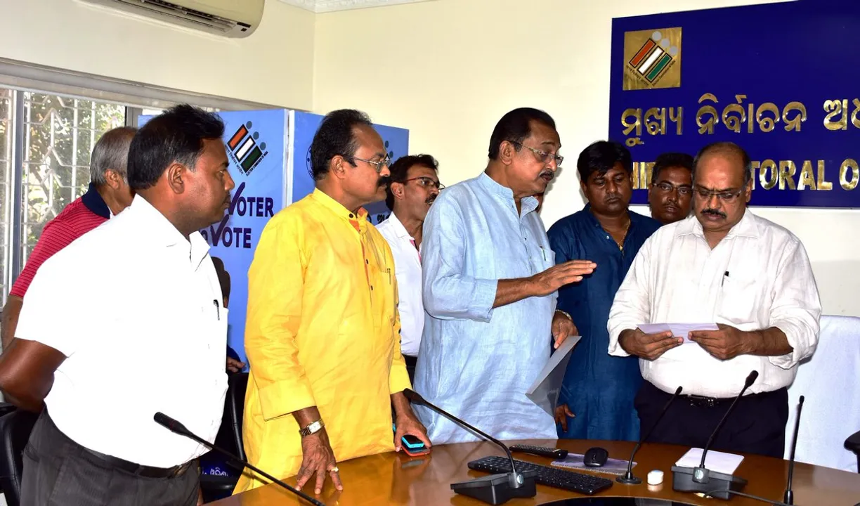  ବିଜେଡି ନୂଆପଡ଼ା ପ୍ରାର୍ଥୀ ରାଜେନ୍ଦ୍ର ଢ଼ୋଲକିଆଙ୍କ ବିରୋଧରେ ବିଜେପି ଆଣିଲା ଆଚରଣ ବିଧି ଉଲଂଘନ ଅଭିଯୋଗ
