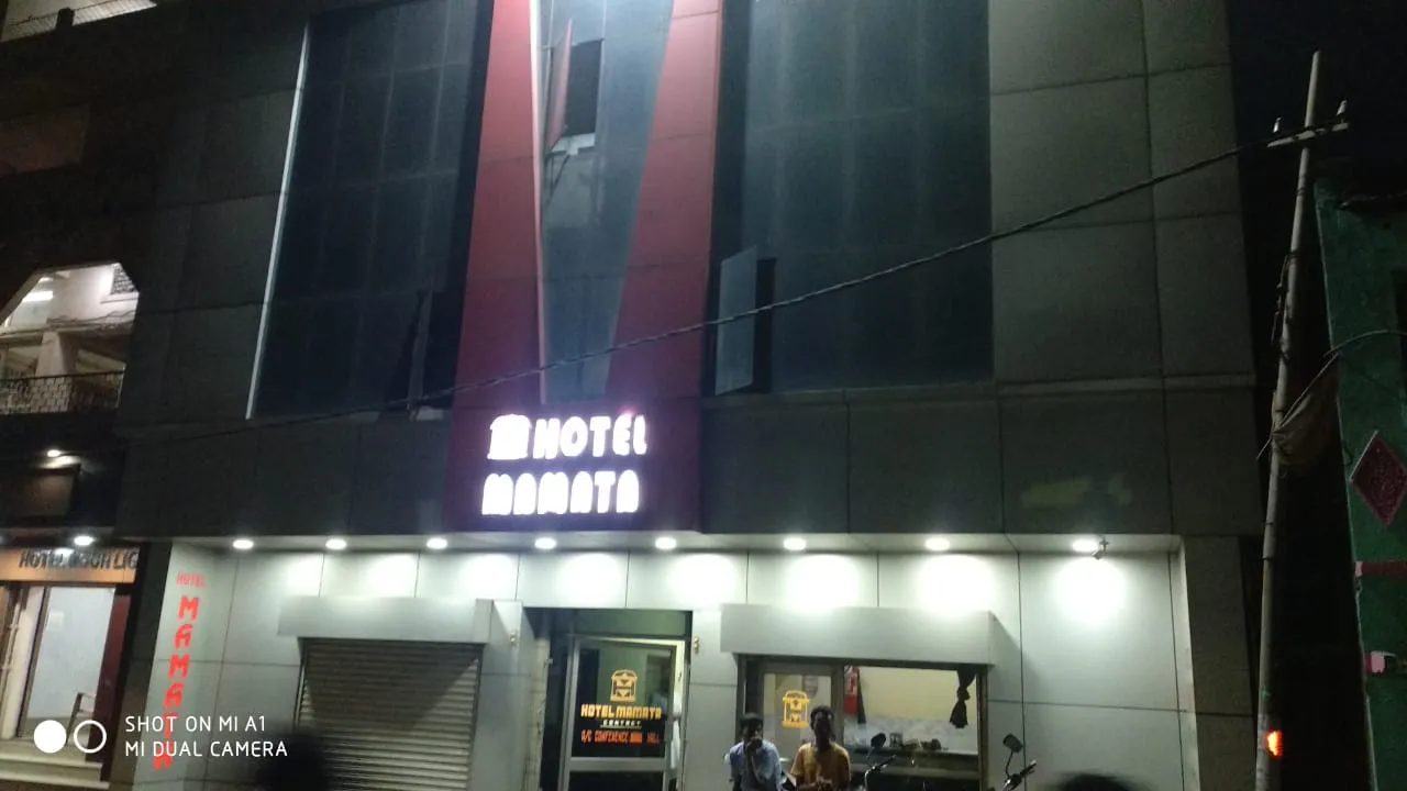  ଦେବଗଡ଼: ହୋଟେଲ ରୁମରୁ ଯୁବକଙ୍କର ମୃତଦେହ ଉଦ୍ଧାର, ଆତ୍ମହତ୍ୟା ସନ୍ଦେହ