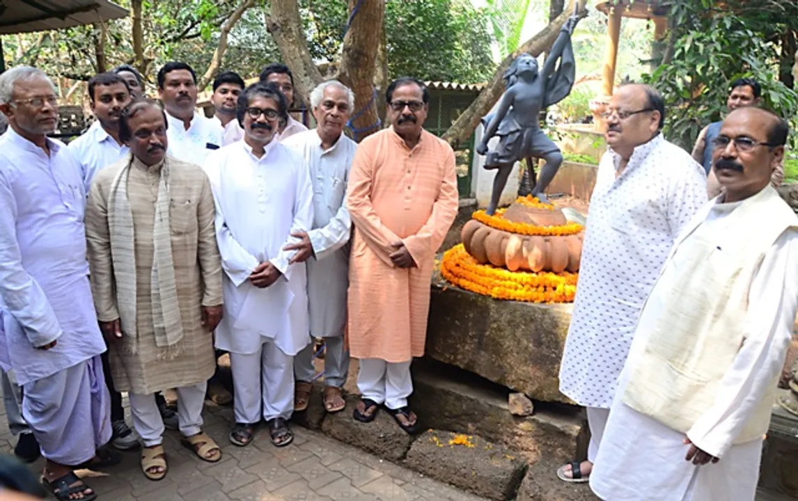  ଜୟଦେବ ବିହାରସ୍ଥିତ ସୁଦର୍ଶନ ଆର୍ଟ ଆଣ୍ଡ କ୍ରାଫ୍ଟ ଭିଲେଜ ପରିସରରେ ଧର୍ମପଦଙ୍କ ପ୍ରତୀକ ପ୍ରତିକୃତି ଉନ୍ମୋଚିତ